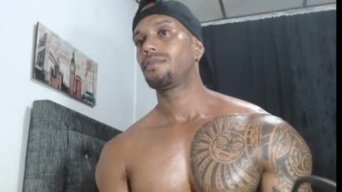 Snapshot of manolofitt chatting on 03.10.25 Manolo online show from 03.10.25