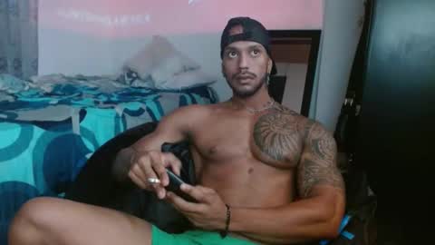 Snapshot of manolofitt chatting on 11.07.25 Manolo online show from 11.07.25