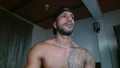 Snapshot of manolofitt chatting on 11.08.25 Manolo online show from 11.08.25