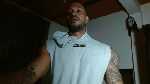 Snapshot of manolofitt chatting on 11.21.25 Manolo online show from 11.21.25