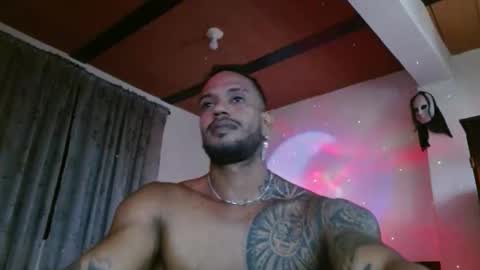 Snapshot of manolofitt chatting on 11.21.25 Manolo online show from 11.21.25