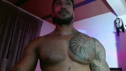 Snapshot of manolofitt chatting on 11.25.25 Manolo online show from 11.25.25