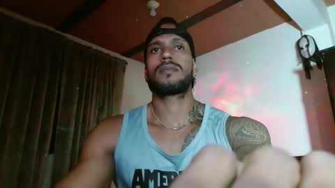 Snapshot of manolofitt chatting on 11.26.25 Manolo online show from 11.26.25