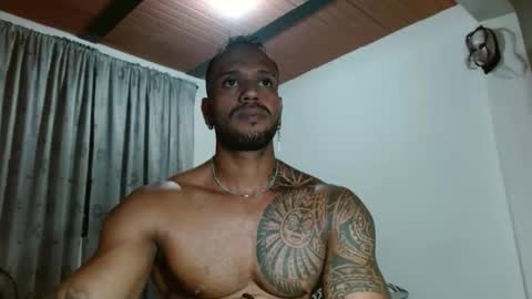 Snapshot of manolofitt chatting on 12.05.25 Manolo online show from 12.05.25