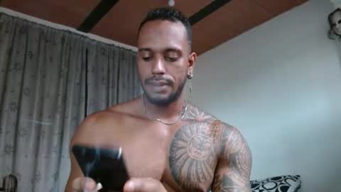 Snapshot of manolofitt chatting on 12.05.25 Manolo online show from 12.05.25