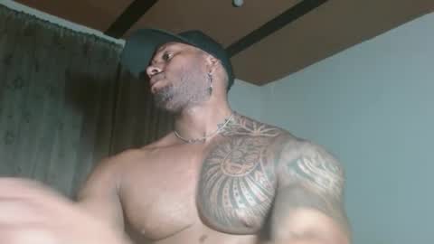 Snapshot of manolofitt chatting on 02.14.26 Manolo online show from 02.14.26