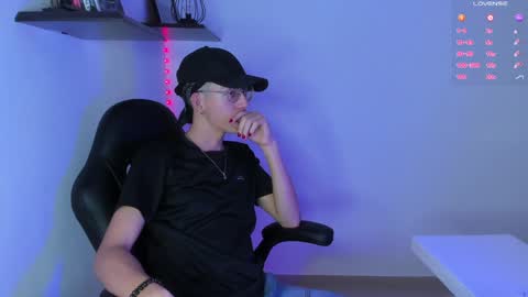 Manuel online show from 01.12.25