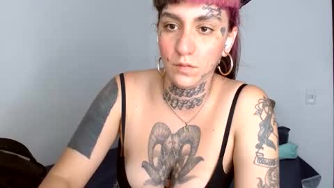 Snapshot of manuarango chatting on 11.25.25 Spiritual Gangsta Princess 1111 online show from 11.25.25