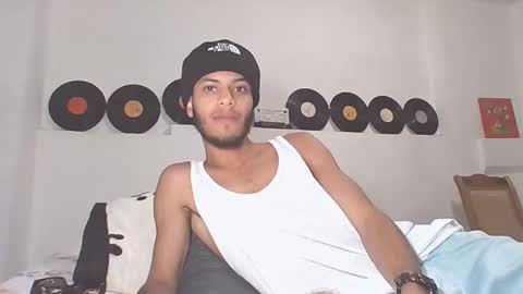 Snapshot of manuel444rl chatting on 03.07.25 Manuel RL online show from 03.07.25