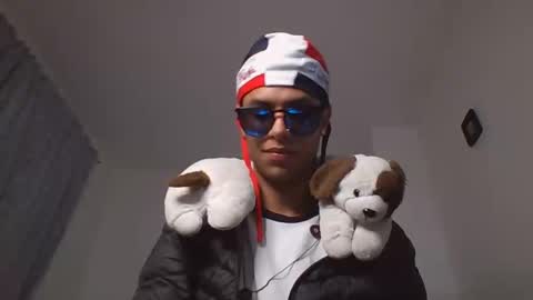 Snapshot of manuel444rl chatting on 10.24.25 Manuel RL online show from 10.24.25