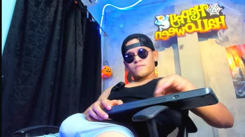 Manuel online show from 10.27.25