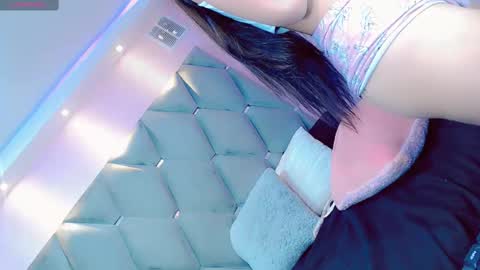 Snapshot of manuela_kingsley chatting on 12.17.24 Manuela Kingsley online show from 12.17.24