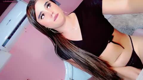 Snapshot of manuela_kingsley chatting on 02.07.25 Manuela Kingsley online show from 02.07.25