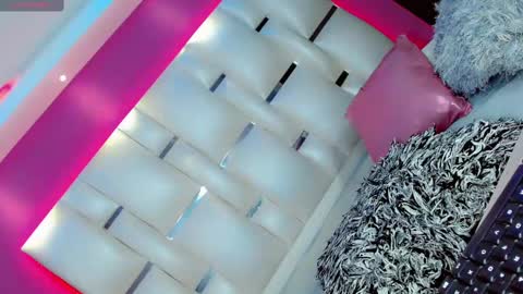 Snapshot of manuela_kingsley chatting on 02.26.25 Manuela Kingsley online show from 02.26.25