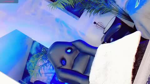 Snapshot of manuela_kingsley chatting on 03.08.25 Manuela Kingsley online show from 03.08.25