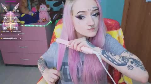 Manuela online show from 10.15.25