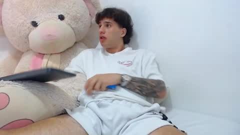 Manuel online show from 05.07.26