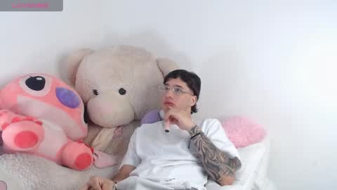 Manuel online show from 05.15.26