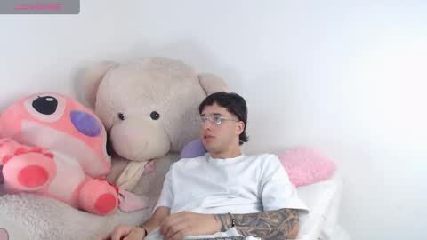 Manuel online show from 05.15.26