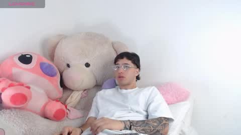 Manuel online show from 05.15.26