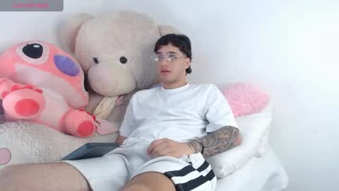 Manuel online show from 05.16.26