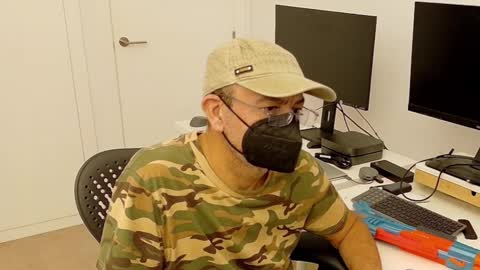 Snapshot of manup1977 chatting on 11.04.25 manup1977 online show from 11.04.25