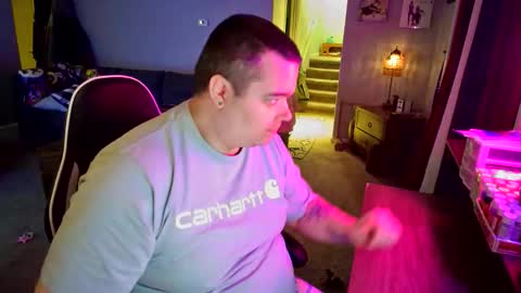 Snapshot of manyfacese chatting on 01.18.26 kyle online show from 01.18.26