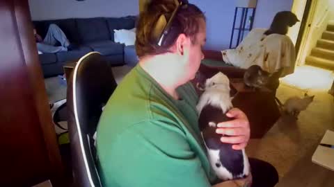 Snapshot of manyfacese chatting on 04.04.26 kyle online show from 04.04.26