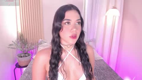 Snapshot of mara_brooks chatting on 11.13.25 Mara online show from 11.13.25