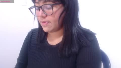 Snapshot of marasilk chatting on 10.11.25 Mara Silk online show from 10.11.25