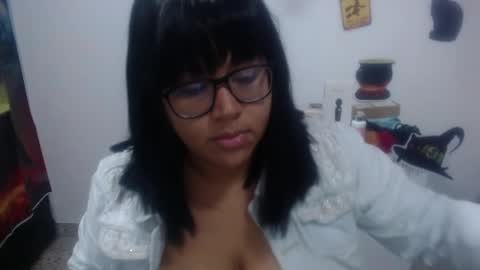 Snapshot of marasilk chatting on 10.12.25 Mara Silk online show from 10.12.25