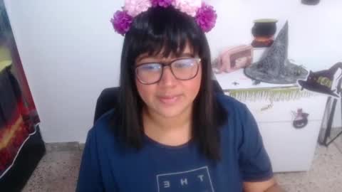 Snapshot of marasilk chatting on 10.24.25 Mara Silk online show from 10.24.25