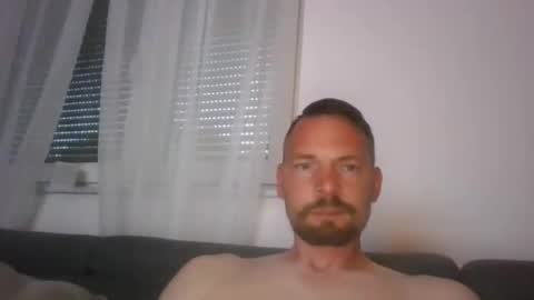 Snapshot of marcel448098 chatting on 05.27.26 marcel448098 online show from 05.27.26