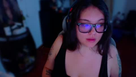 Snapshot of marcela2101s chatting on 10.24.25 marcela2101s online show from 10.24.25