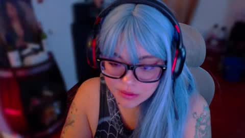 Snapshot of marcela2101s chatting on 10.27.25 marcela2101s online show from 10.27.25