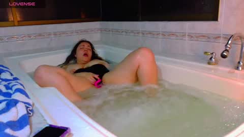 Snapshot of marcela2101s chatting on 11.08.25 marcela2101s online show from 11.08.25