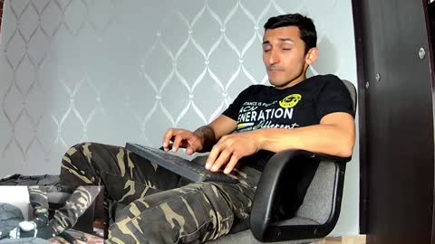 Snapshot of marckmuscle chatting on 01.27.25 Marck Independent model online show from 01.27.25