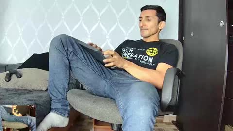 Snapshot of marckmuscle chatting on 03.10.25 Marck Independent model online show from 03.10.25