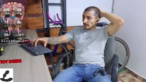 Snapshot of marckmuscle chatting on 09.15.25 Marck Independent model online show from 09.15.25