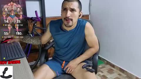 Snapshot of marckmuscle chatting on 09.19.25 Marck Independent model online show from 09.19.25