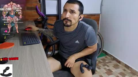 Snapshot of marckmuscle chatting on 10.10.25 Marck Independent model online show from 10.10.25