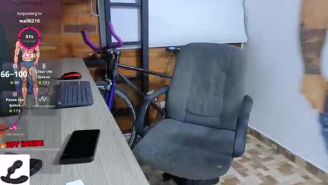 Snapshot of marckmuscle chatting on 10.18.25 Marck Independent model online show from 10.18.25