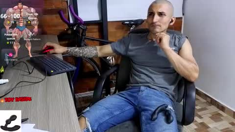 Snapshot of marckmuscle chatting on 11.15.25 Marck Independent model online show from 11.15.25