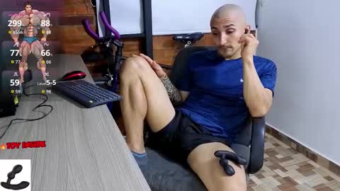 Snapshot of marckmuscle chatting on 11.19.25 Marck Independent model online show from 11.19.25