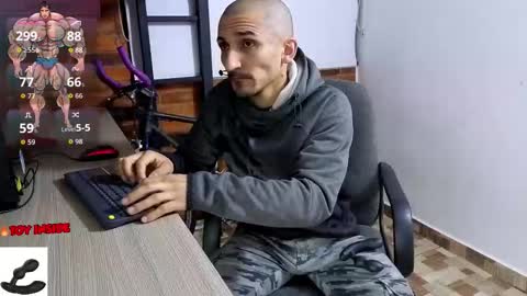 Snapshot of marckmuscle chatting on 11.23.25 Marck Independent model online show from 11.23.25