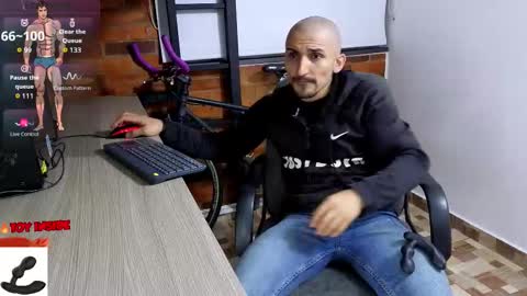 Snapshot of marckmuscle chatting on 11.29.25 Marck Independent model online show from 11.29.25