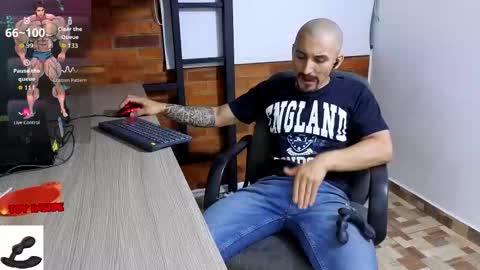 Snapshot of marckmuscle chatting on 12.05.25 Marck Independent model online show from 12.05.25