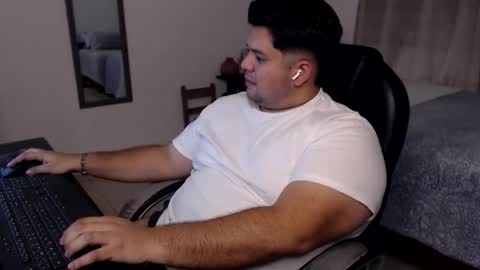 Snapshot of marcobearson chatting on 03.16.26 Marcos online show from 03.16.26