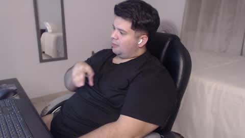 Snapshot of marcobearson chatting on 03.26.26 Marcos online show from 03.26.26