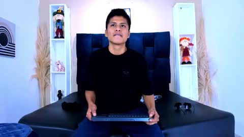 Snapshot of marcus_hans chatting on 10.21.25 marcus hans online show from 10.21.25